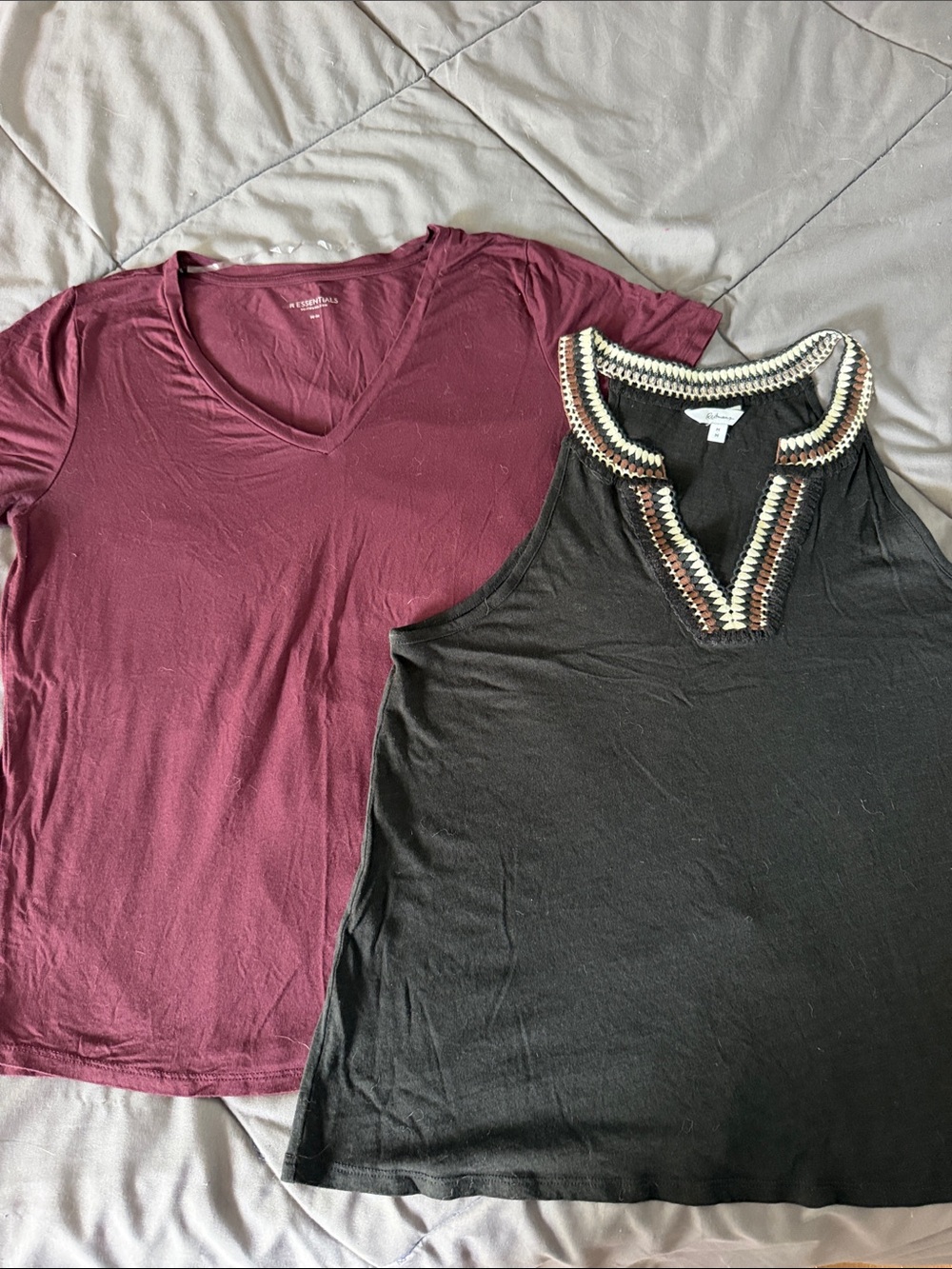 Reitmans Black Embroidered Trim Tank & Burgundy V-Neck Tee